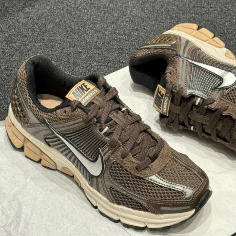 ナイキ ズーム ヴォメロ 5 バロックブラウン レディース  - Women Shoes Running Nike のレビューと価格