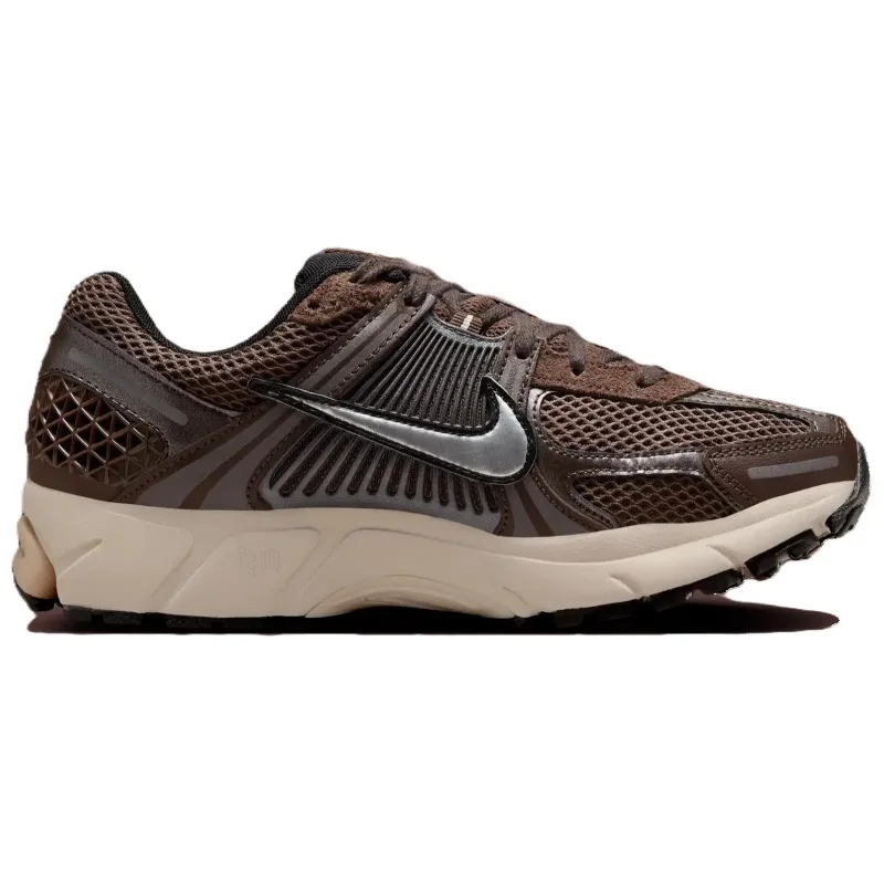 ナイキ ズーム ヴォメロ 5 バロックブラウン レディース  - Women Shoes Running Nike のレビューと価格