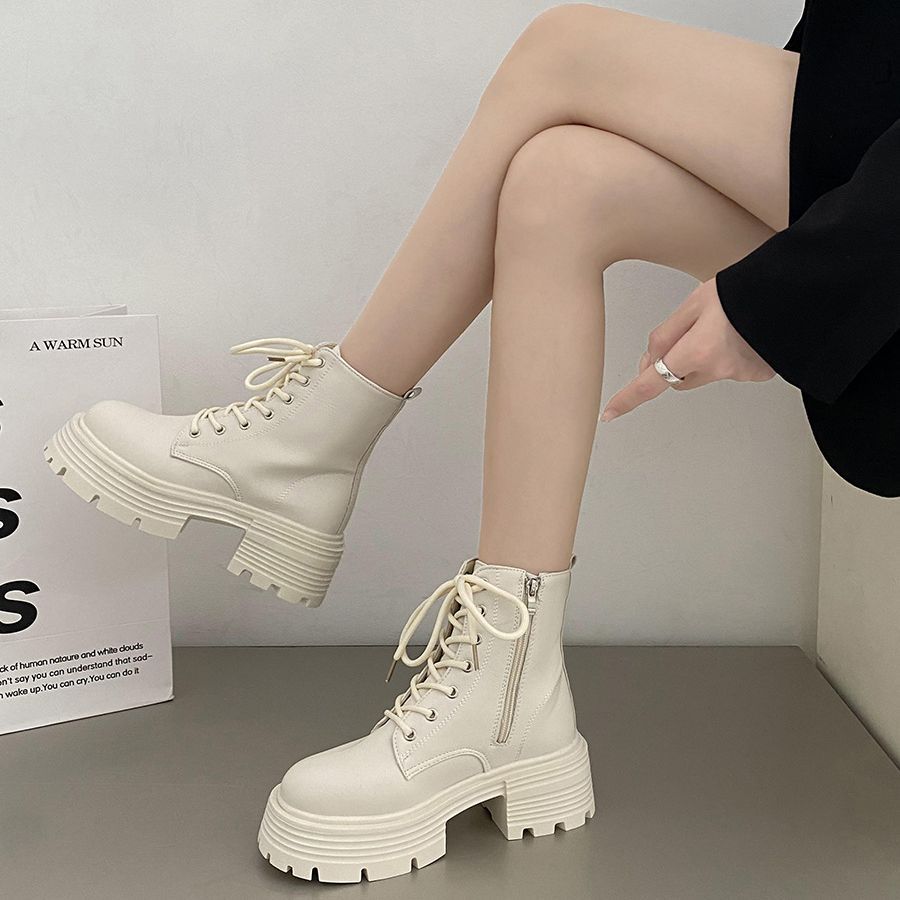 英国風の白い厚底のレディースブーツ。2026年秋の新作。レー - Sock Boot Women のレビューと価格