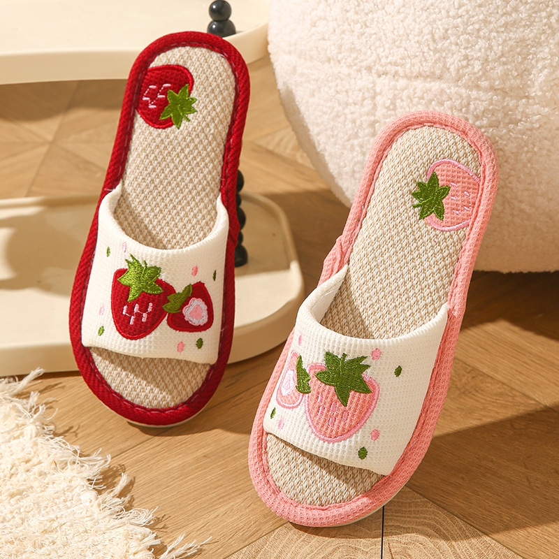 いちご柄のリネン素材を使用した、女性用スリッパ。つま先が開い - Mule Slip On のレビューと価格