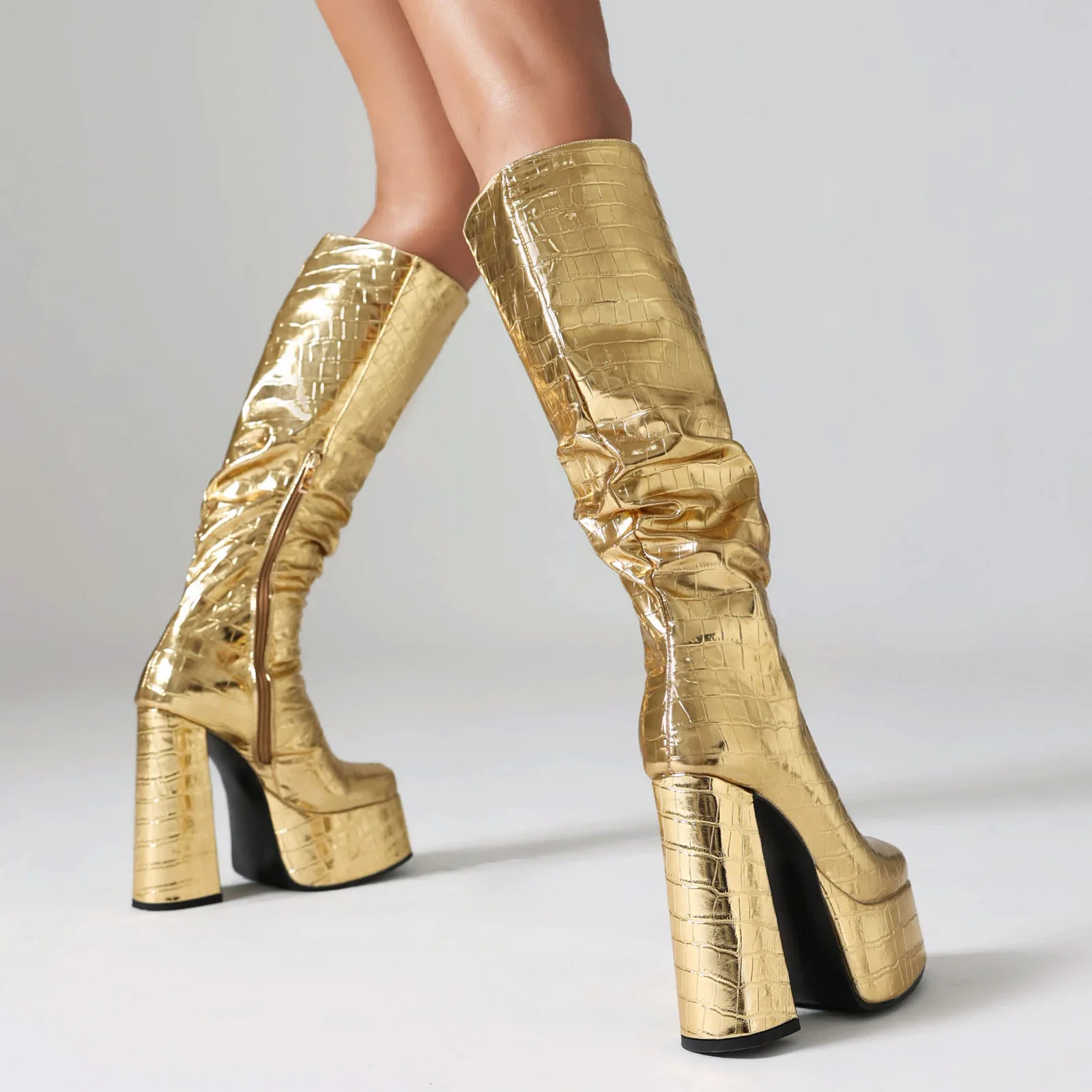 光沢のあるシルバーの女性プリーツプラットフォームニーハイブー - Knee High Boots Women のレビューと価格