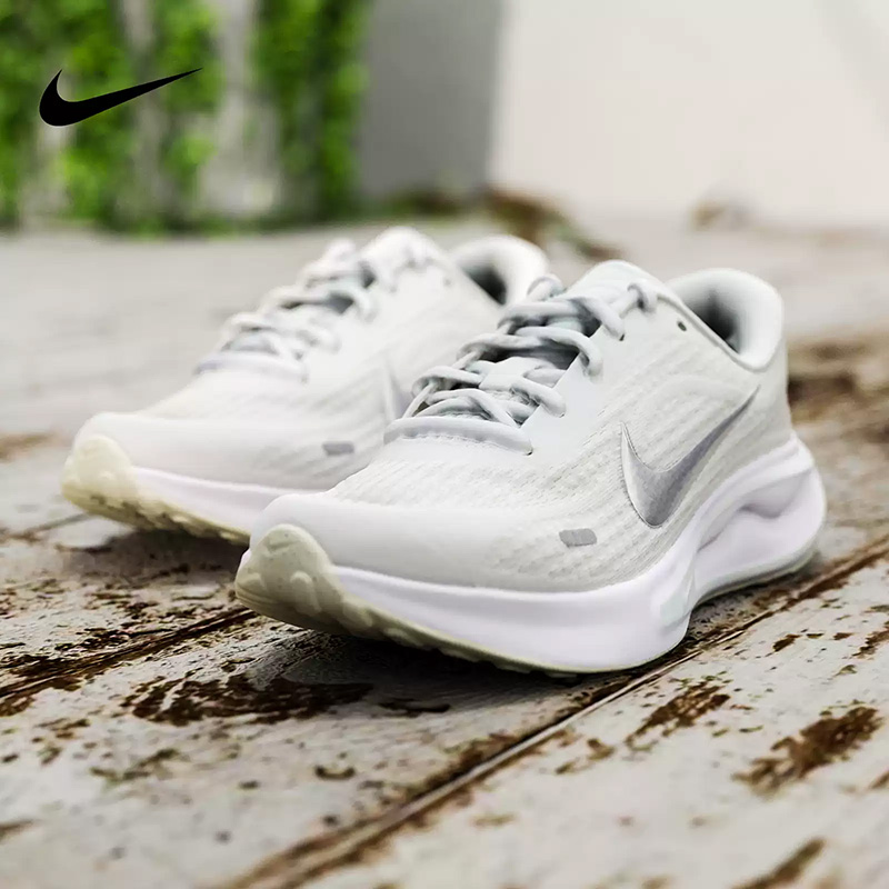 NIKE レディース 新型 JOURNEY RUN クッショ - Women Shoes Running Nike のレビューと価格