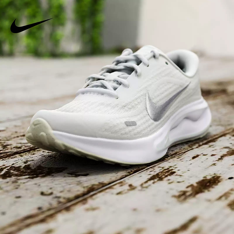 NIKE レディース 新型 JOURNEY RUN クッショ - Women Shoes Running Nike のレビューと価格